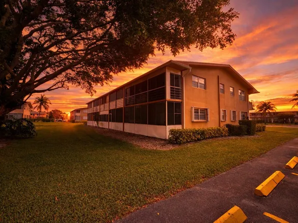 1 Canterbury A #A, West Palm Beach, FL 33417