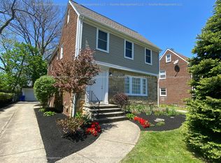 2400 Ashurst Rd #1, Cleveland, OH 44118