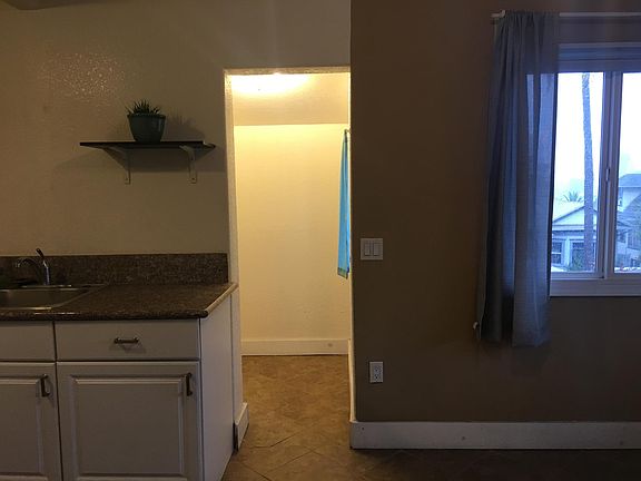 3rd image of 2322 E St