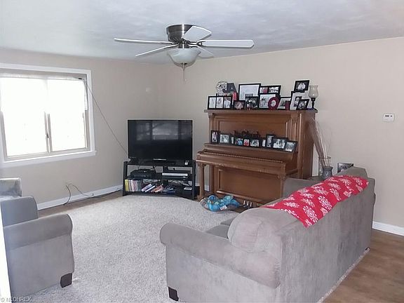 3rd image of 265 S Lake St