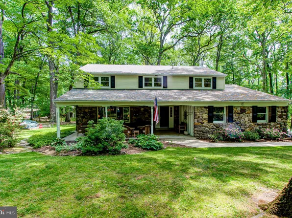 3833 Dogwood Ln, Doylestown, PA 18902