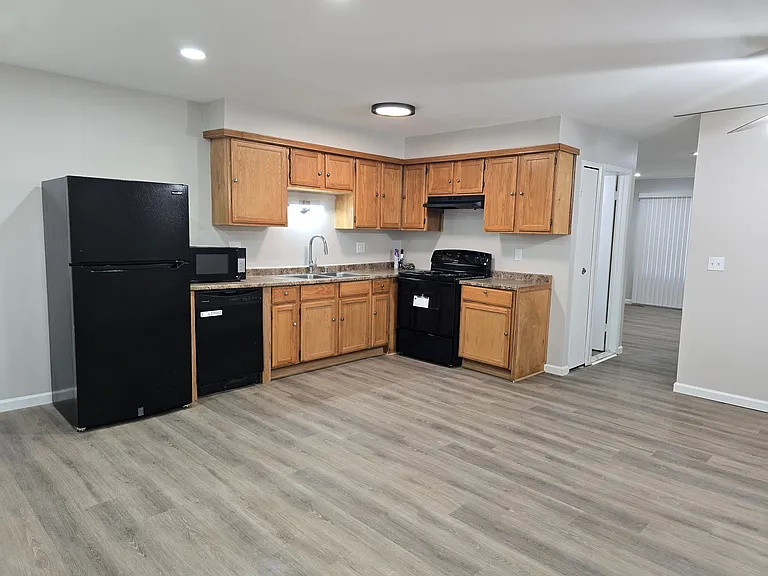 38177 Jamestown Dr — Photo 2