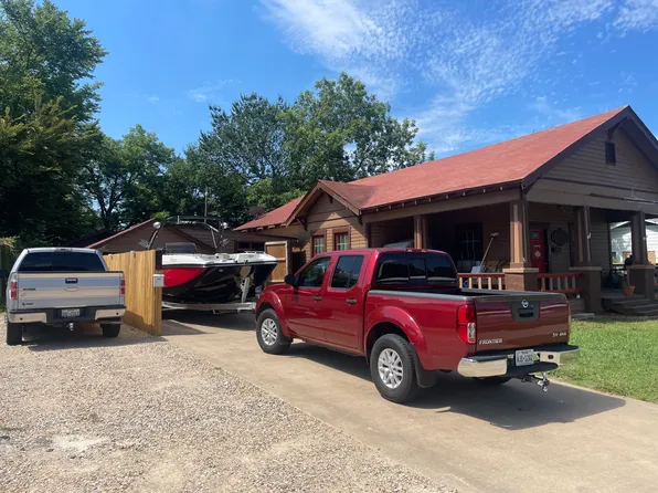 2419 Bonham St, Paris, TX 75460