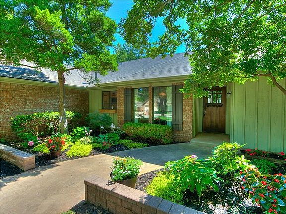 3rd image of 3804 Coachlight Dr