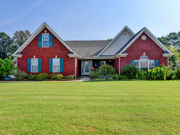 1422 Shiloh Oak Dr, Loganville, GA 30052