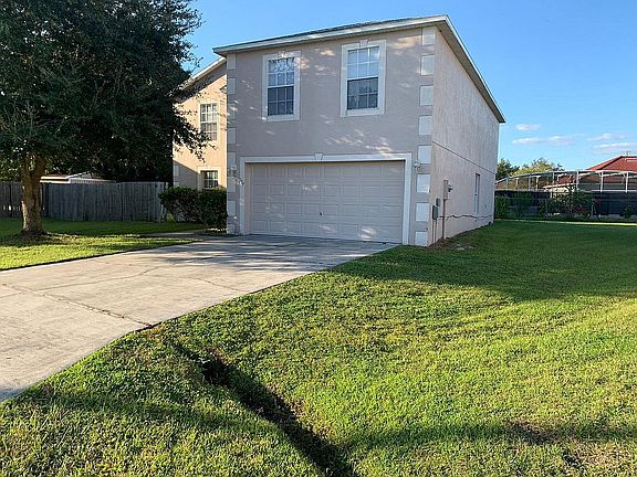 3rd image of 319 Azincourt Ln