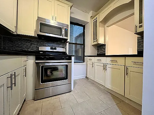 Rented by Bohemia Realty Group | media 2