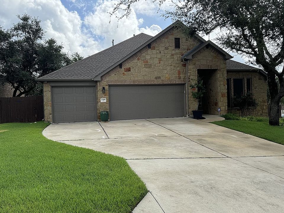 2nd image of 13749 Mesa Verde Dr