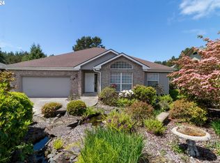 18 Onadoone Ct, Florence, OR 97439