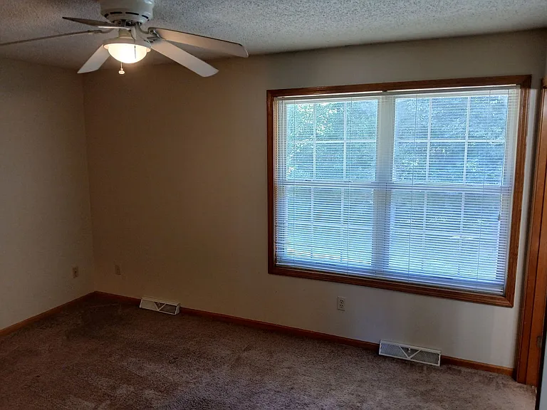 5102 Charm Ridge Dr — Photo 9