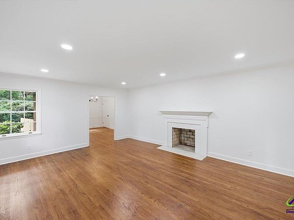 5th image of 1320 Briarcliff Rd