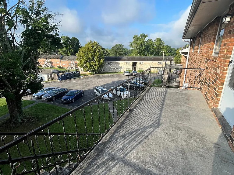 Apartment Heights — Photo 19