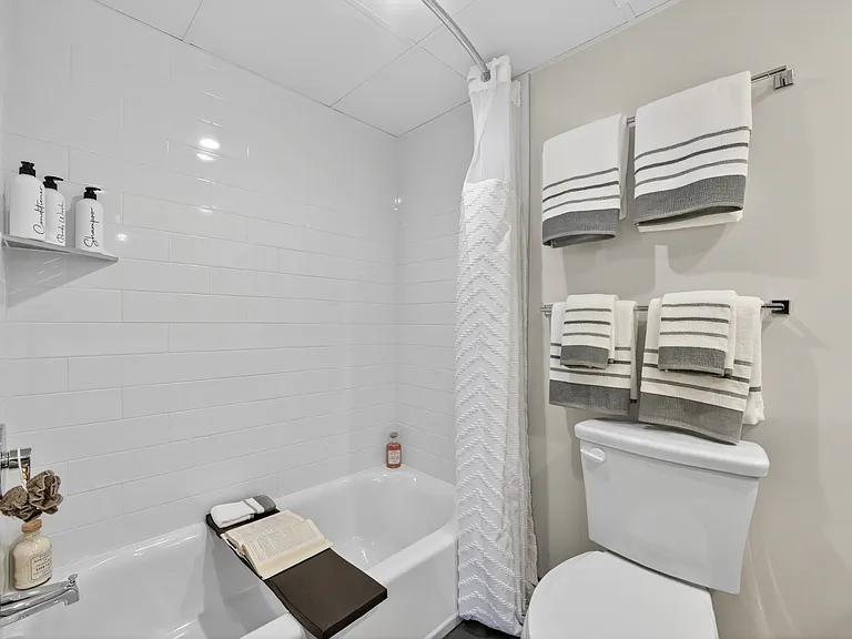 Bathroom with Tub