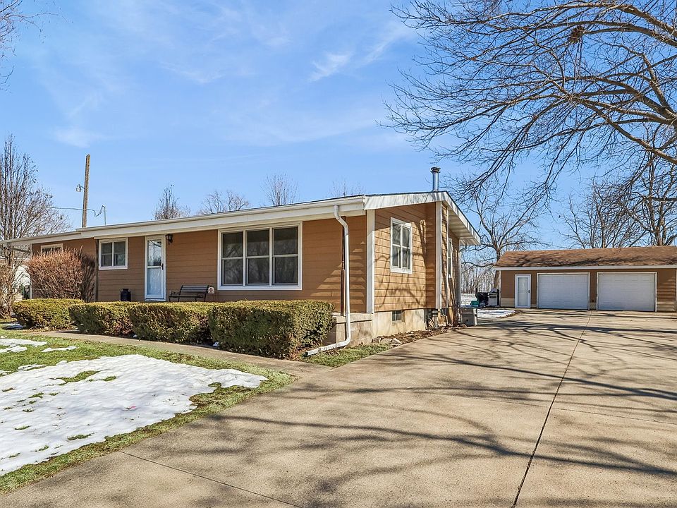 1st image of 3935 NE 49th St