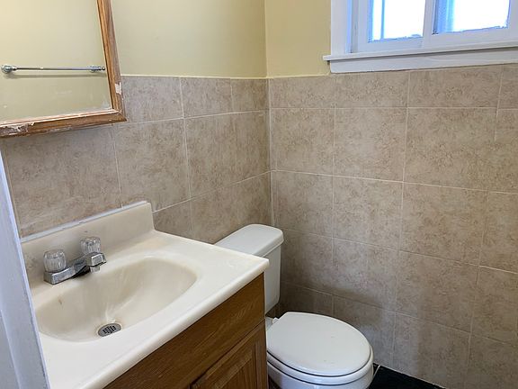 5th image of 9374 Noel Ave APT B