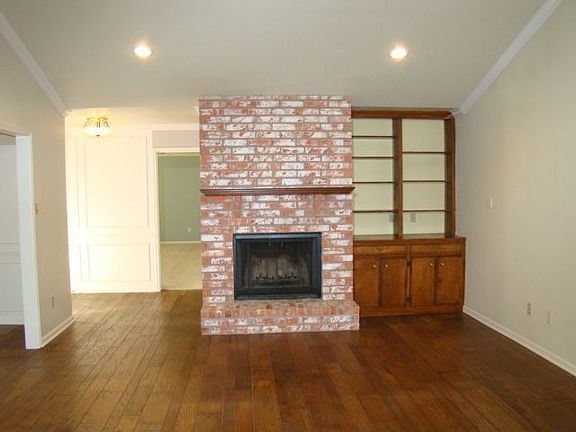 4th image of 6020 Woodway Dr
