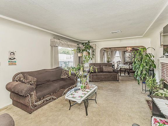 5th image of 4704 E Tulare St