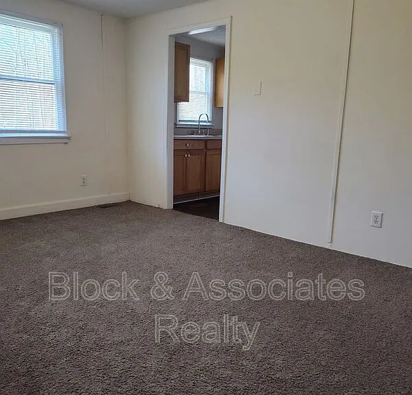 1352 Briles Dr #4D — Photo 2