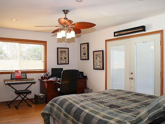 2nd image of 1125 E Acacia Ave