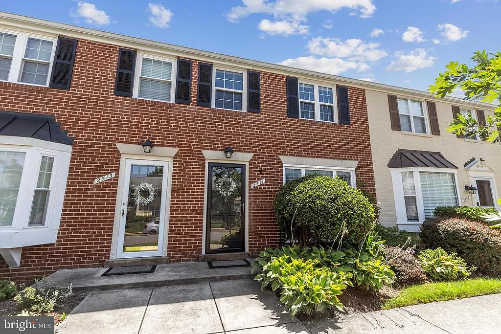 Fairlington Towne — Photo 2
