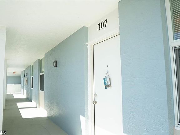 2nd image of 5959 Winkler Rd APT 307