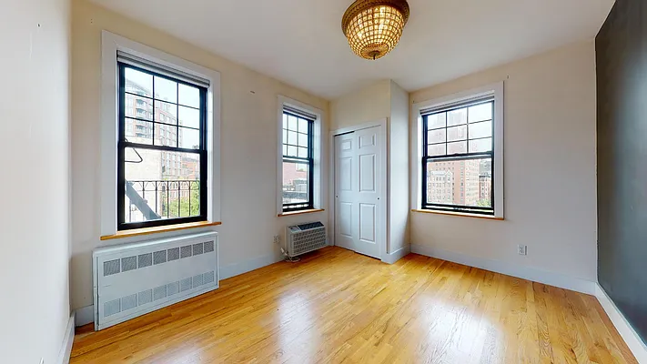 Rented by Bond New York | media 3