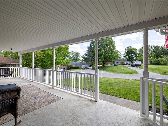 4th image of 80 Alta Ct NW