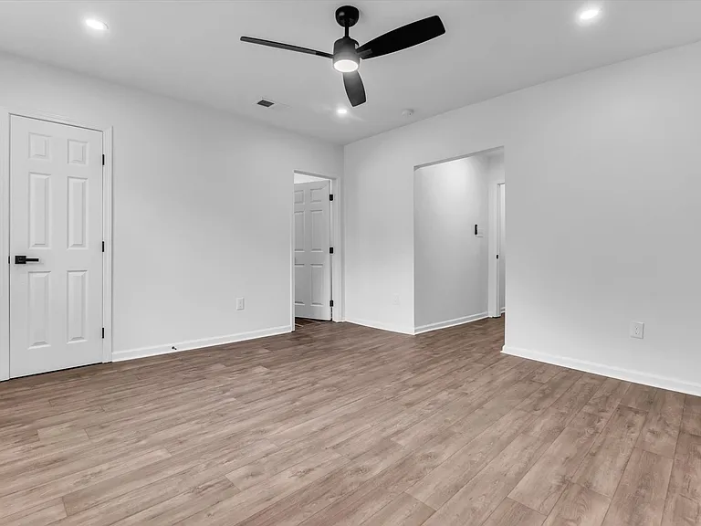 382 Josephine St — Photo 17