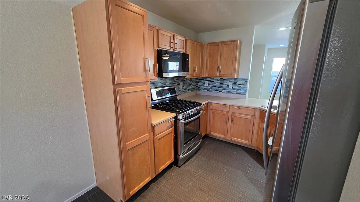 3 bed, 2.5 bath, 1316 sqft, $1,750 — Photo 4