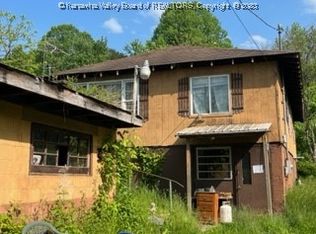5420 Thorofare Rd, Clendenin, WV 25045