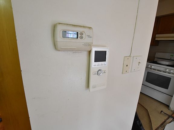 5th image of 421 E 142nd St #2