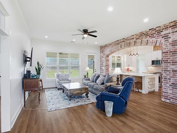 3rd image of 4846 Holbrook Court Ln