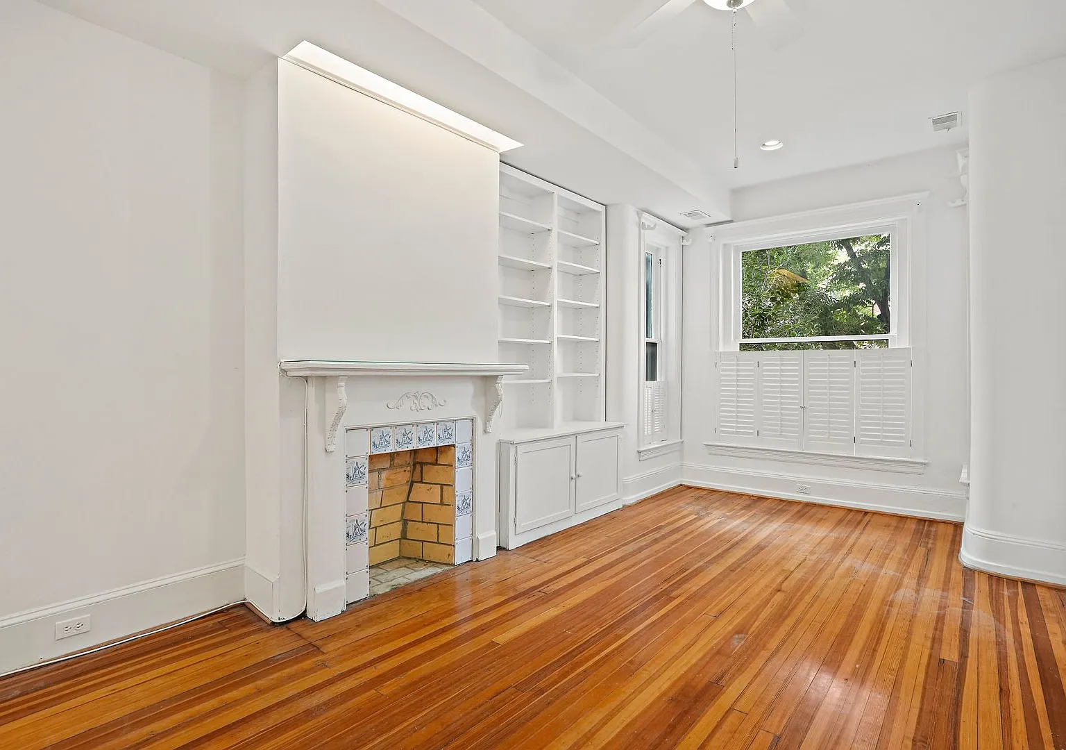 Adams Morgan Two-Bedroom | First Floor | Deck Access — Photo 2