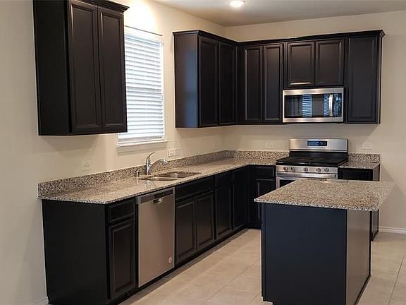 4th image of 5018 Lord Crest Ln