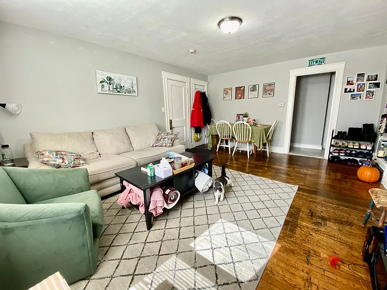 4907 Washington St #1R — Photo 4