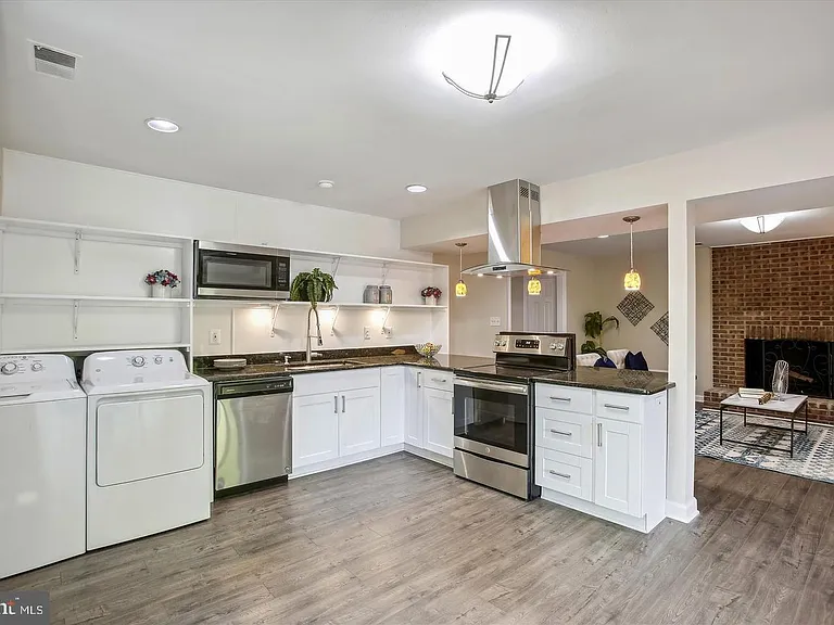 2041 Westmoreland St — Photo 40