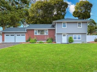 108 Burton Ln, Commack, NY 11725