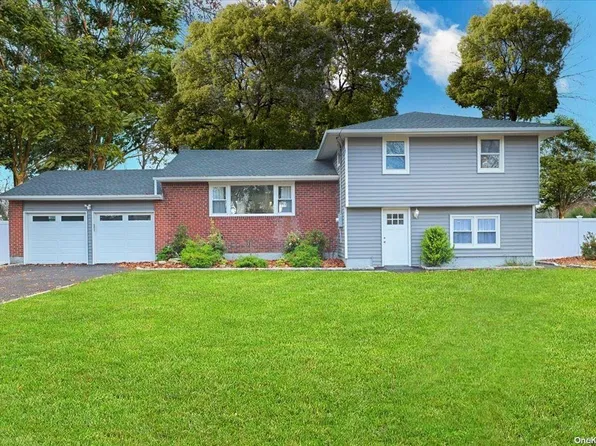 108 Burton Lane, Commack, NY 11725