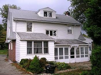 2nd image of 15 E Wilmot Ave