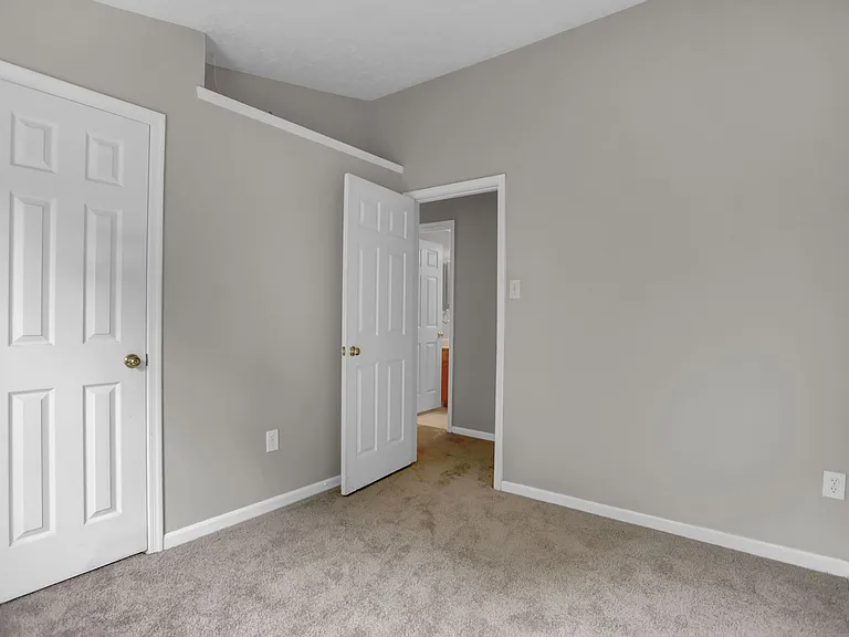 437 Ashton Ln — Photo 20