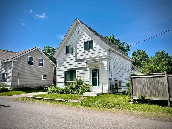 2nd image of 49 Chapel St