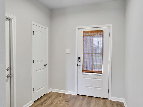 3rd image of 3135 Ravenwood St