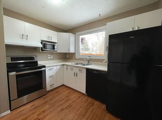 749 Kingsmere Cres SW #749, Calgary, AB T2V 2H9