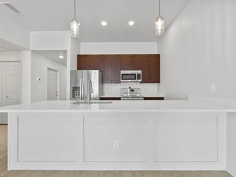3429 SW 8th Ct — Photo 8