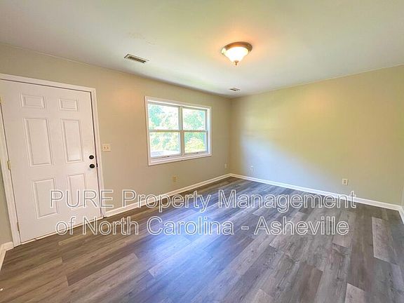 3rd image of 70 Hampton St #B