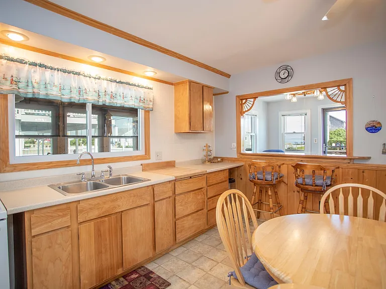 455 Seaside Ave — Photo 16