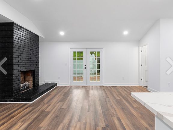 2nd image of 1221 Beverly Hills Dr #1