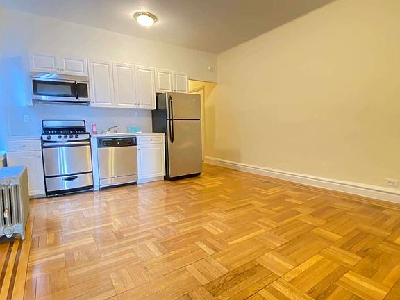 3rd image of 61-17 Woodside Ave #2