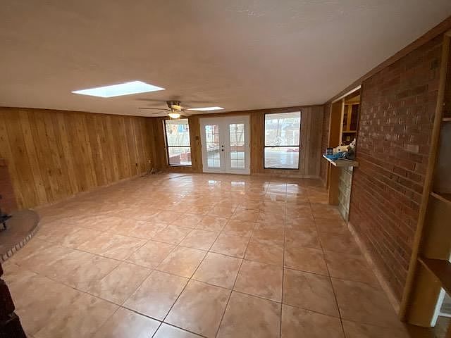 2nd image of 11908 Allison Ct NE