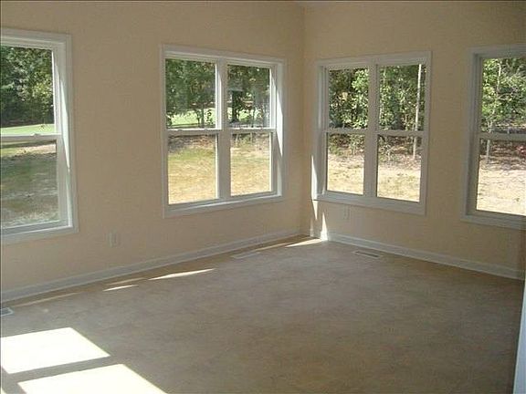 3rd image of 101 Lancashire Drive